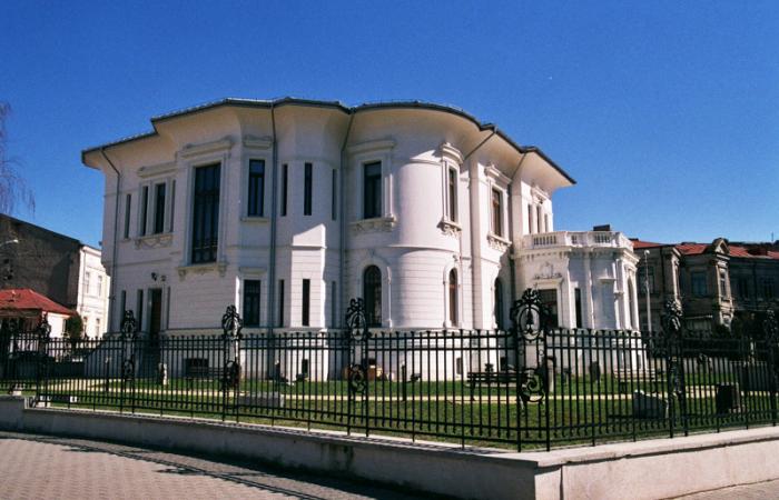 Concert de zile mari în somptuoasa clădire a Centrului Cultural ”Nicăpetre”